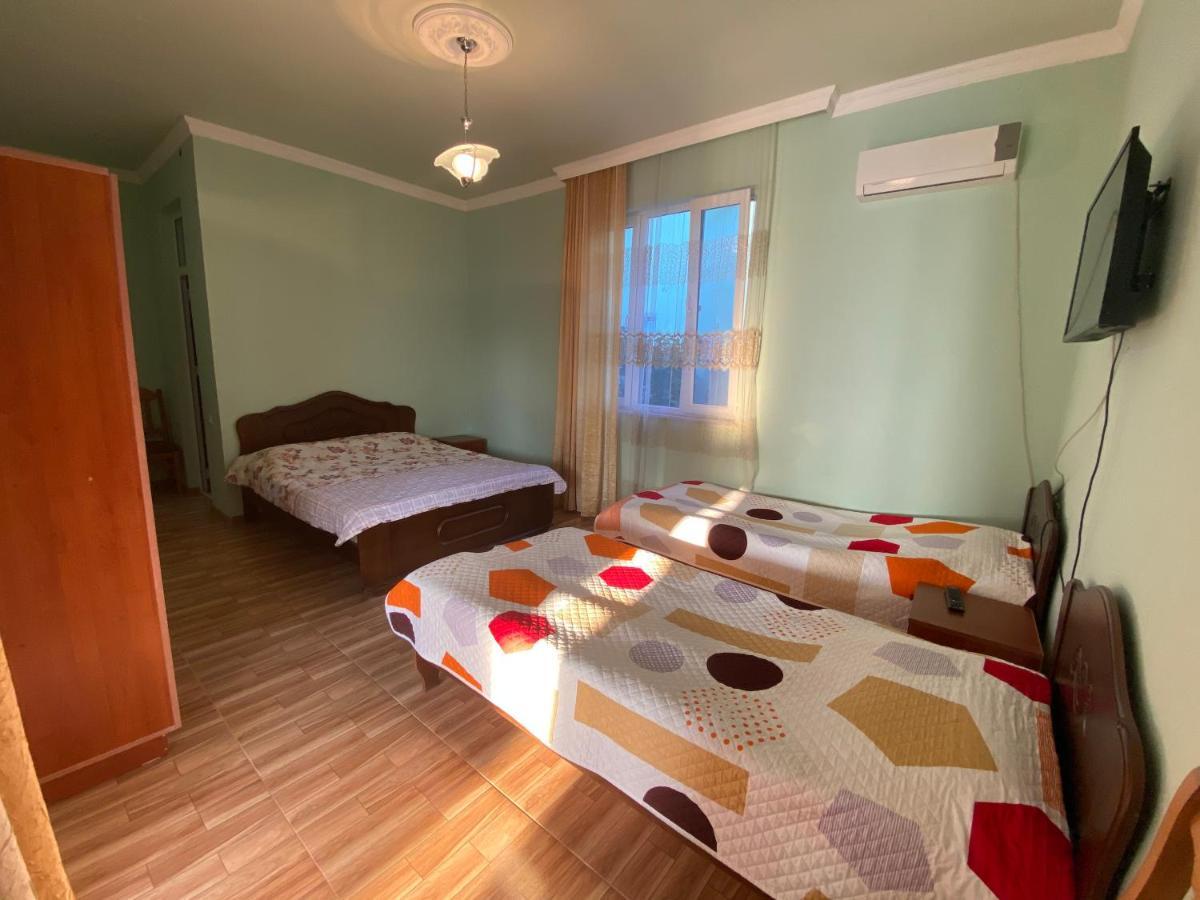 Beliy Dom Hotel Kvariati Exterior foto