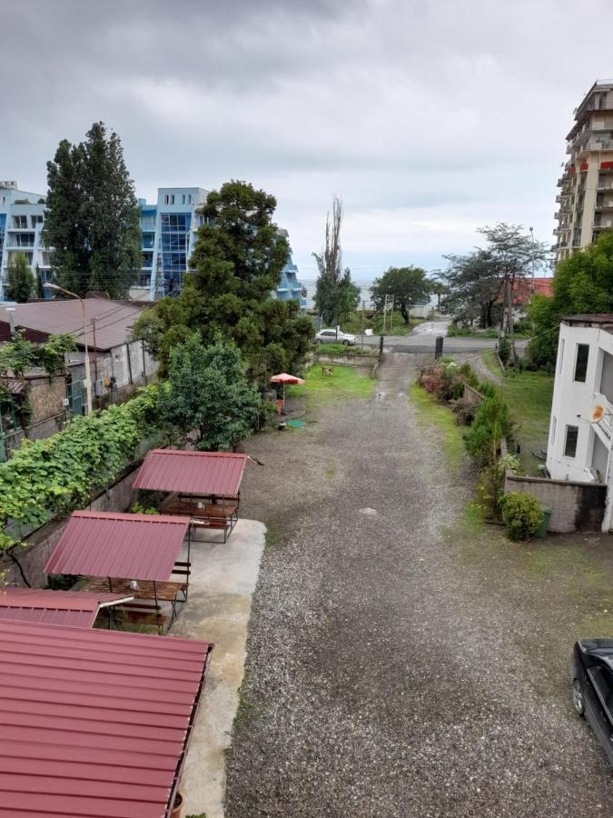 Beliy Dom Hotel Kvariati Exterior foto