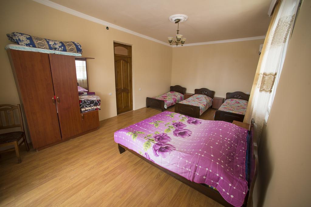 Beliy Dom Hotel Kvariati Exterior foto